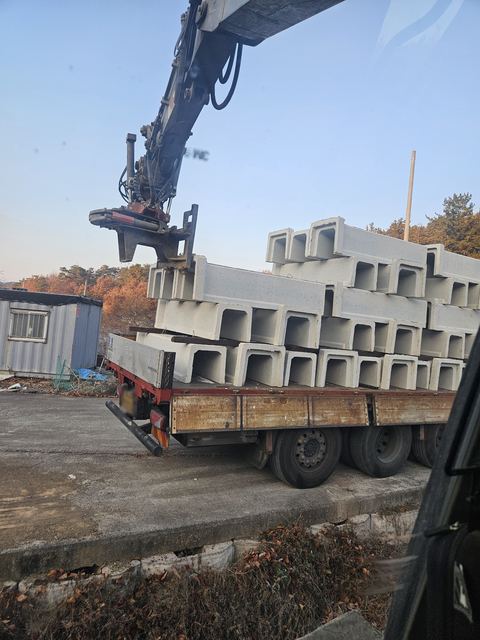 U형 측구 상하차